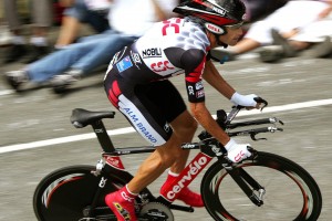 开云体育平台APP-巴萨硬仗取胜玻利维亚，莱奥成为关键先生，高原上的足球史诗