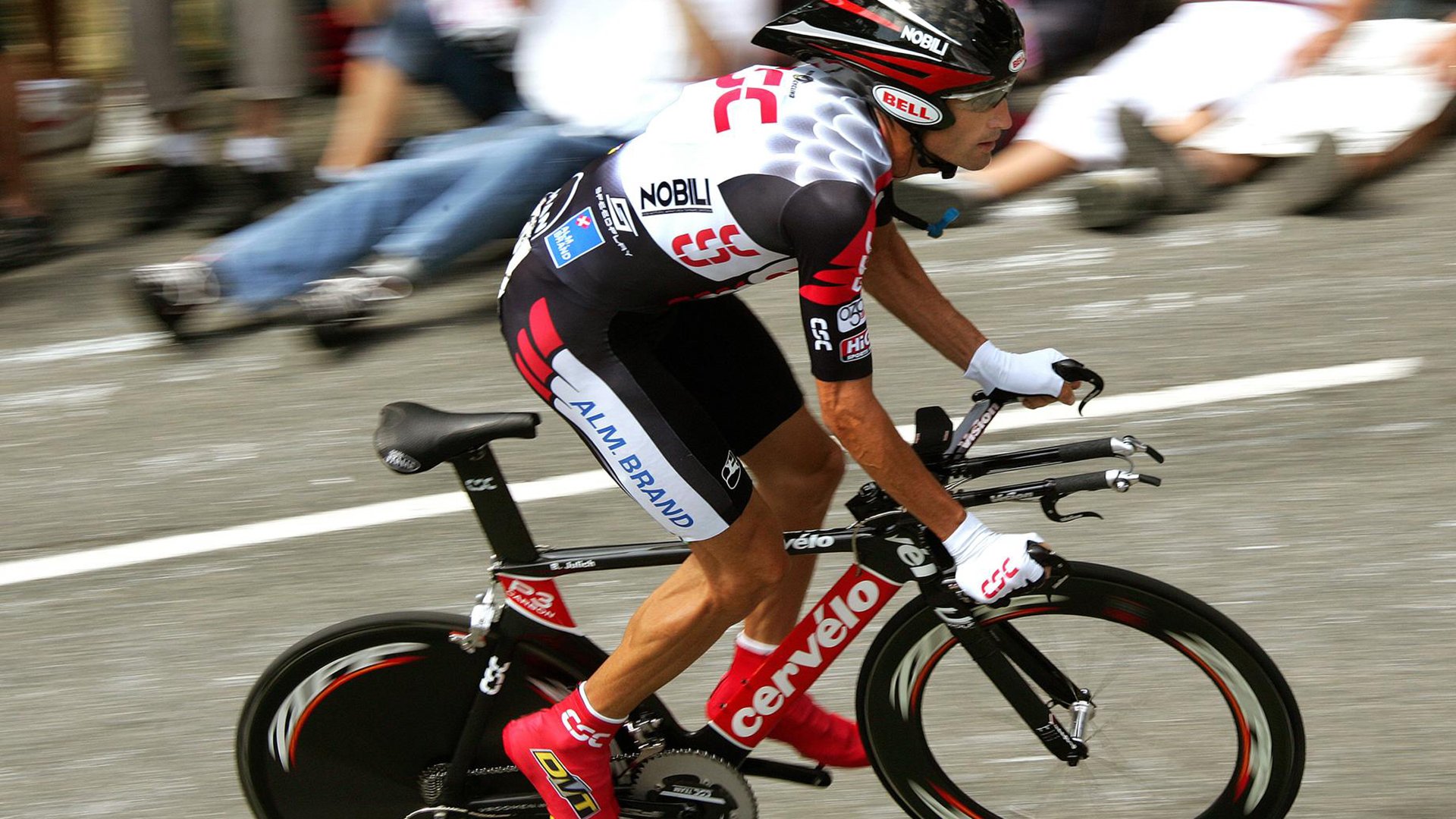 马克西，大场面先生，在美加墨的足球暗夜中点亮星辰